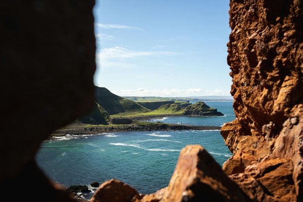 Célébrités et leur amour du vin : Plongée dans l'univers captivant de la dégustation chez les stars